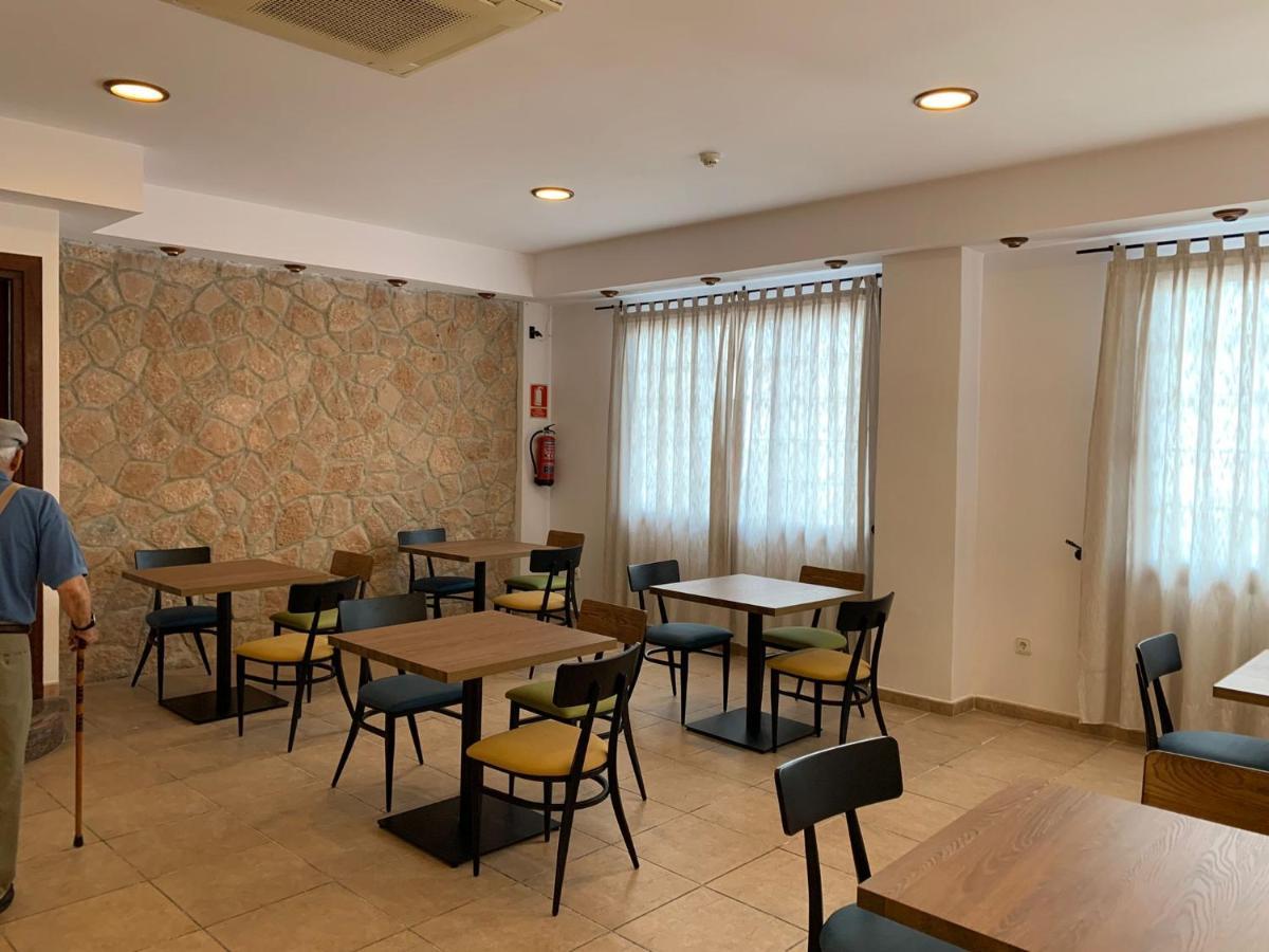 Hostal Rosalia San Antonio  Bagian luar foto