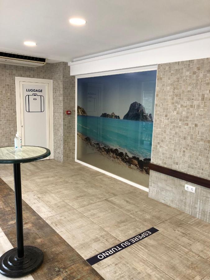 Hostal Rosalia San Antonio  Bagian luar foto