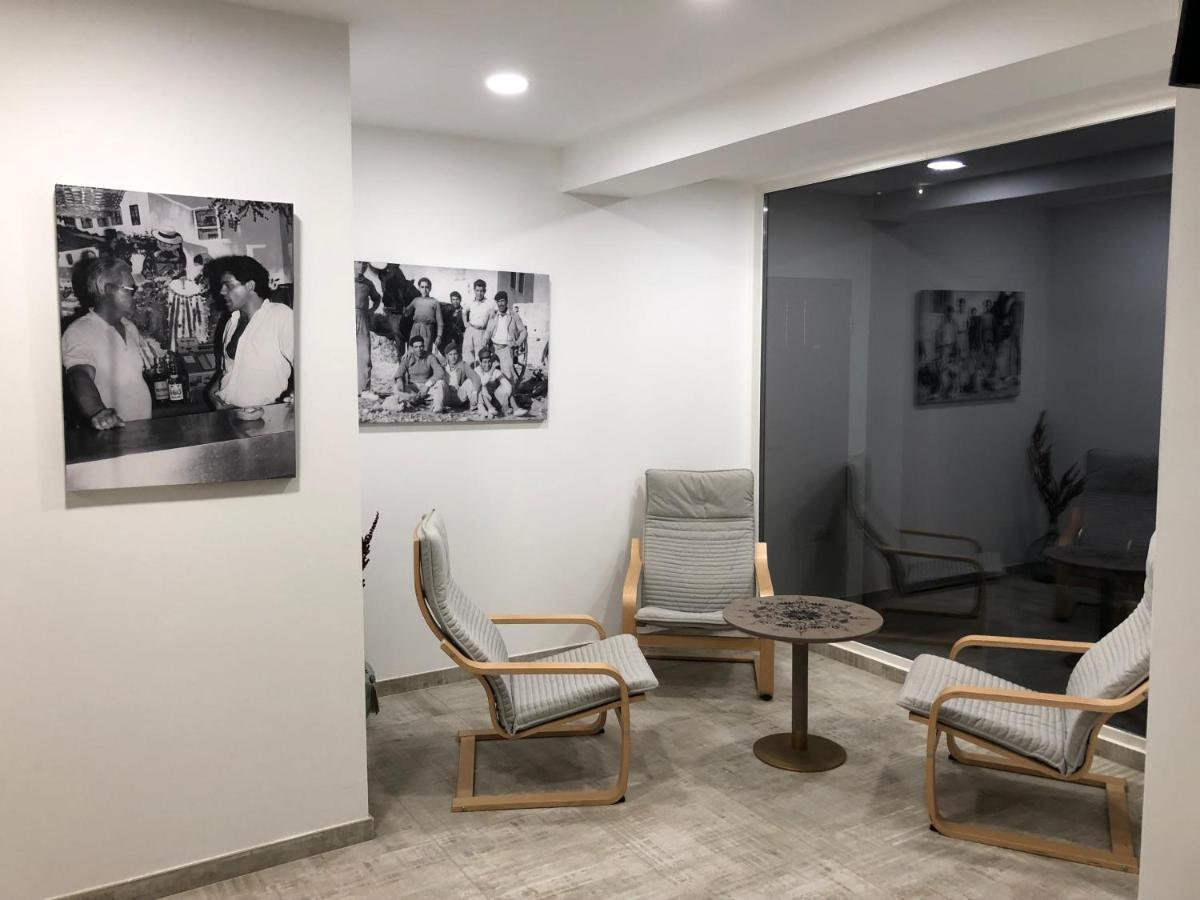 Hostal Rosalia San Antonio  Bagian luar foto