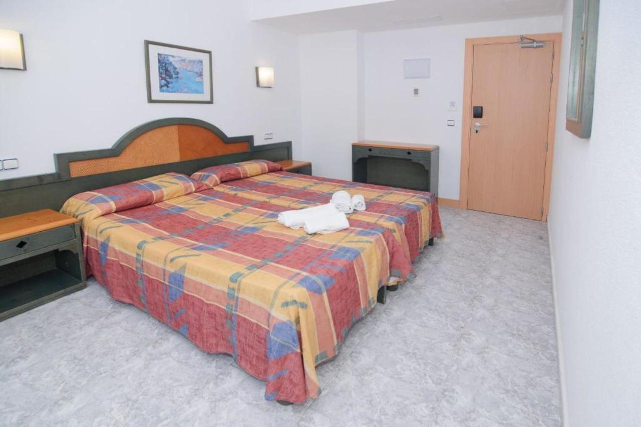 Hostal Rosalia San Antonio  Bagian luar foto