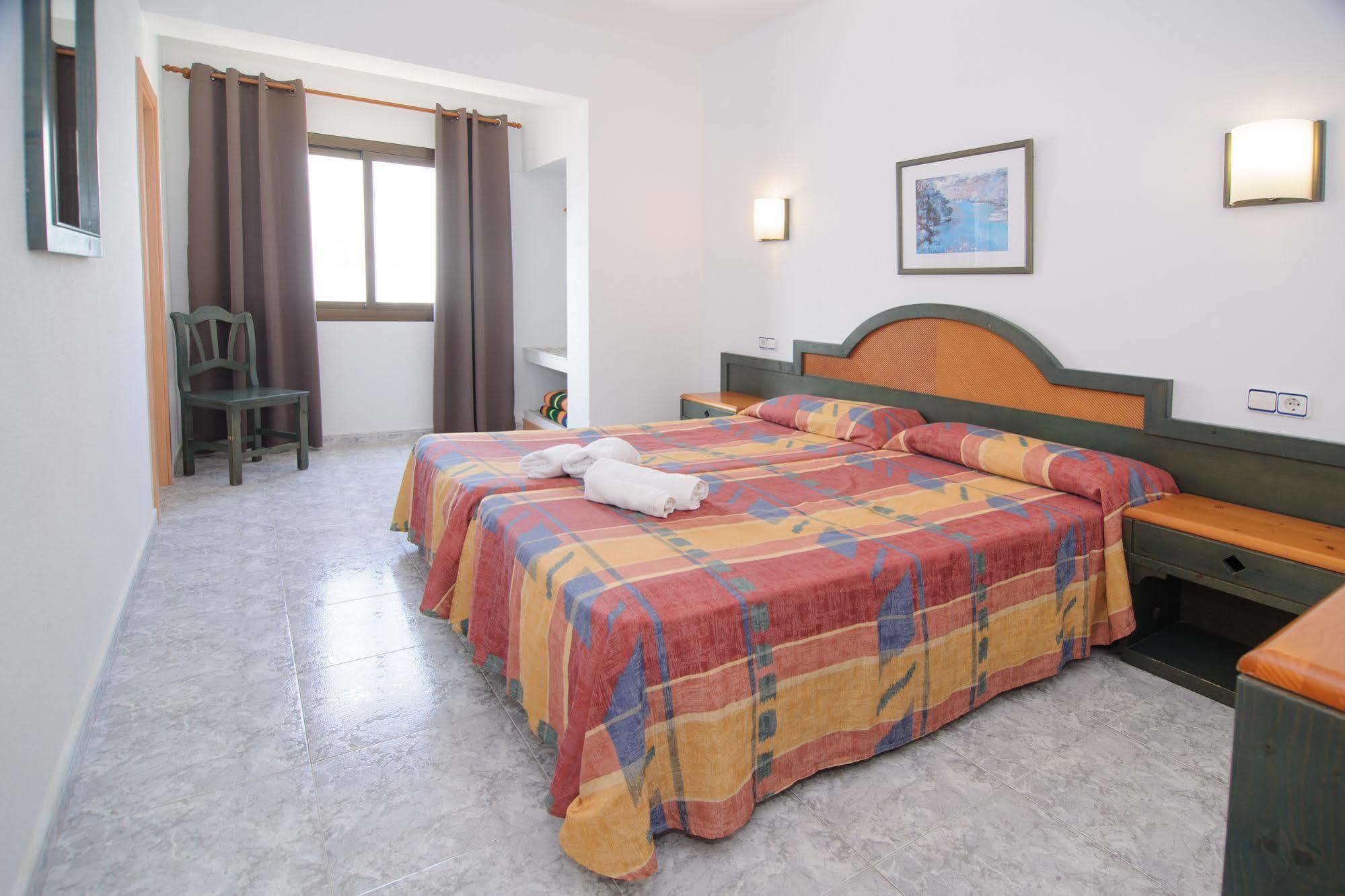 Hostal Rosalia San Antonio  Bagian luar foto