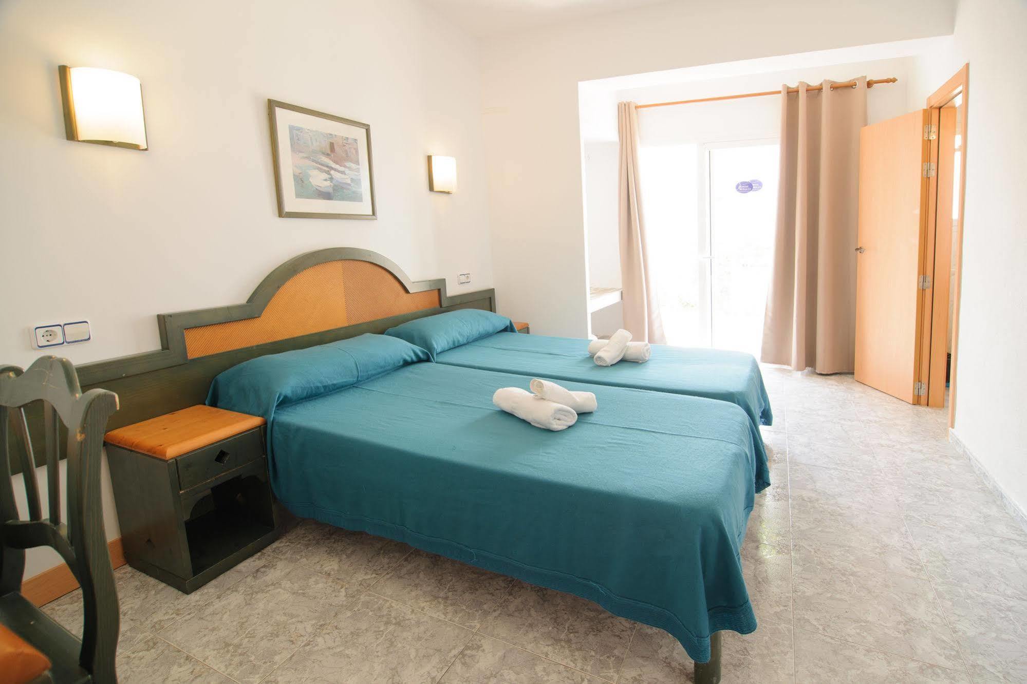 Hostal Rosalia San Antonio  Bagian luar foto