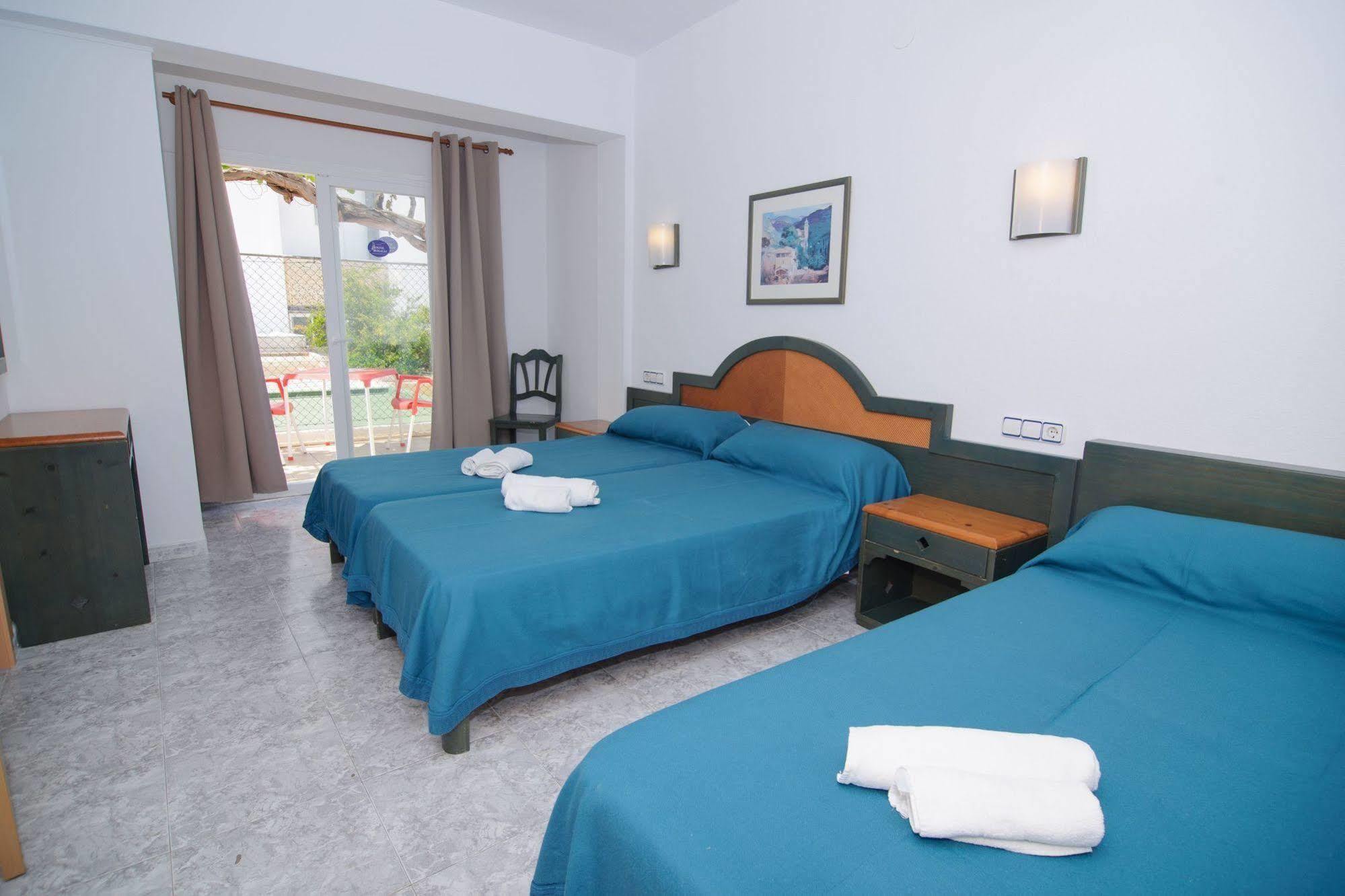 Hostal Rosalia San Antonio  Bagian luar foto