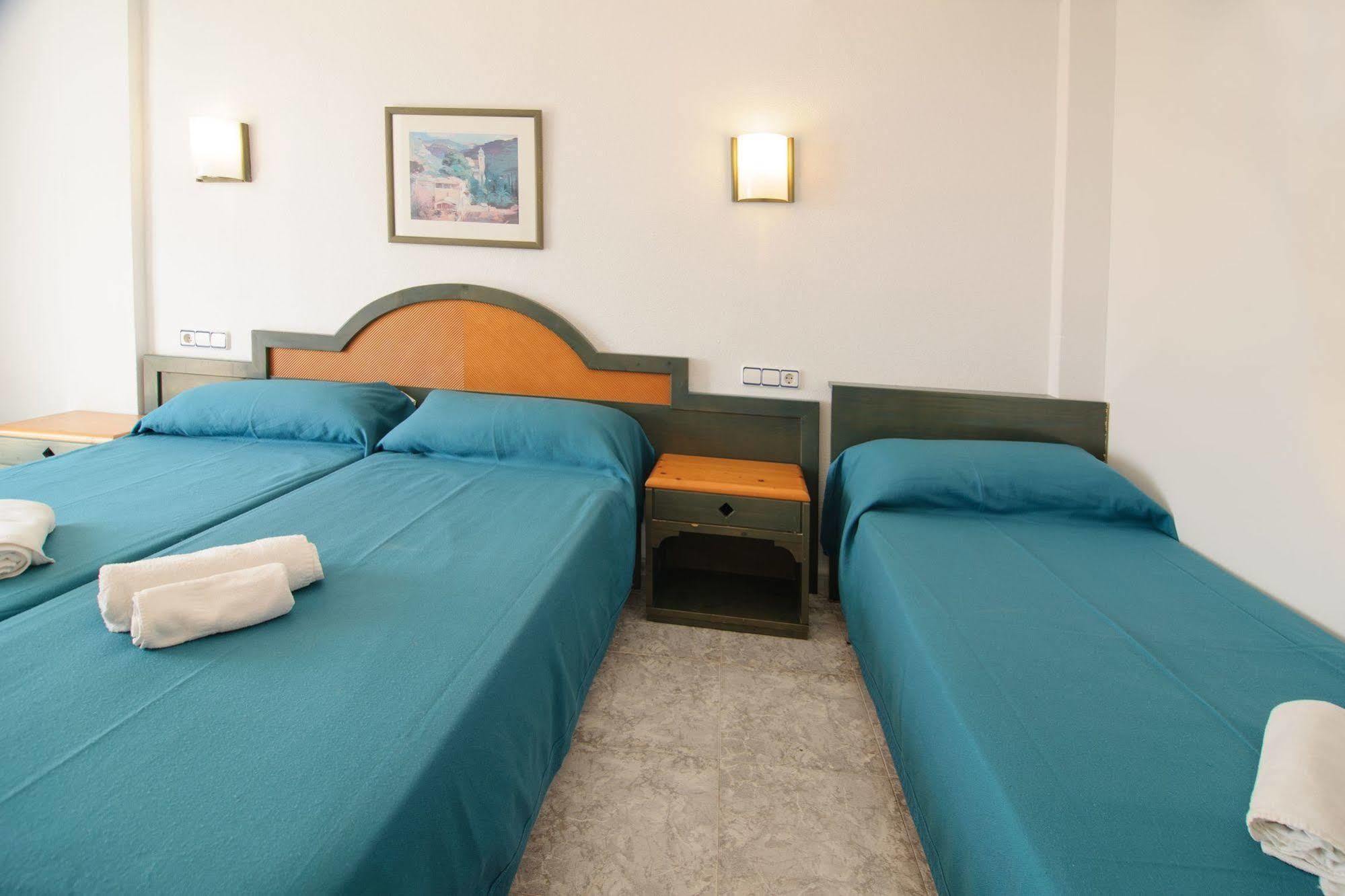 Hostal Rosalia San Antonio  Bagian luar foto